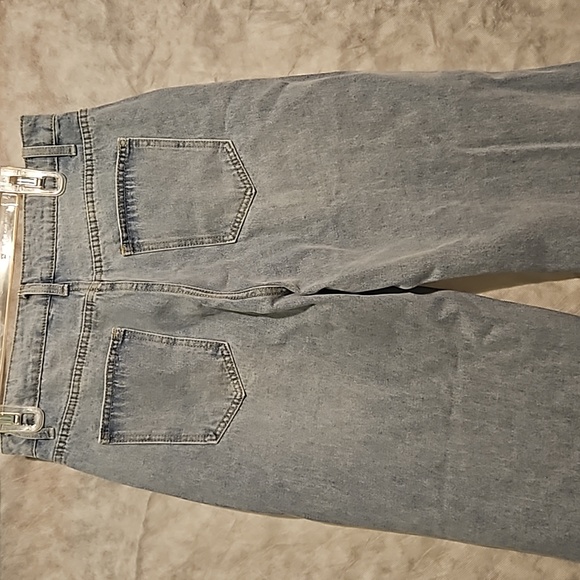 Blue Jeans - Picture 2 of 4